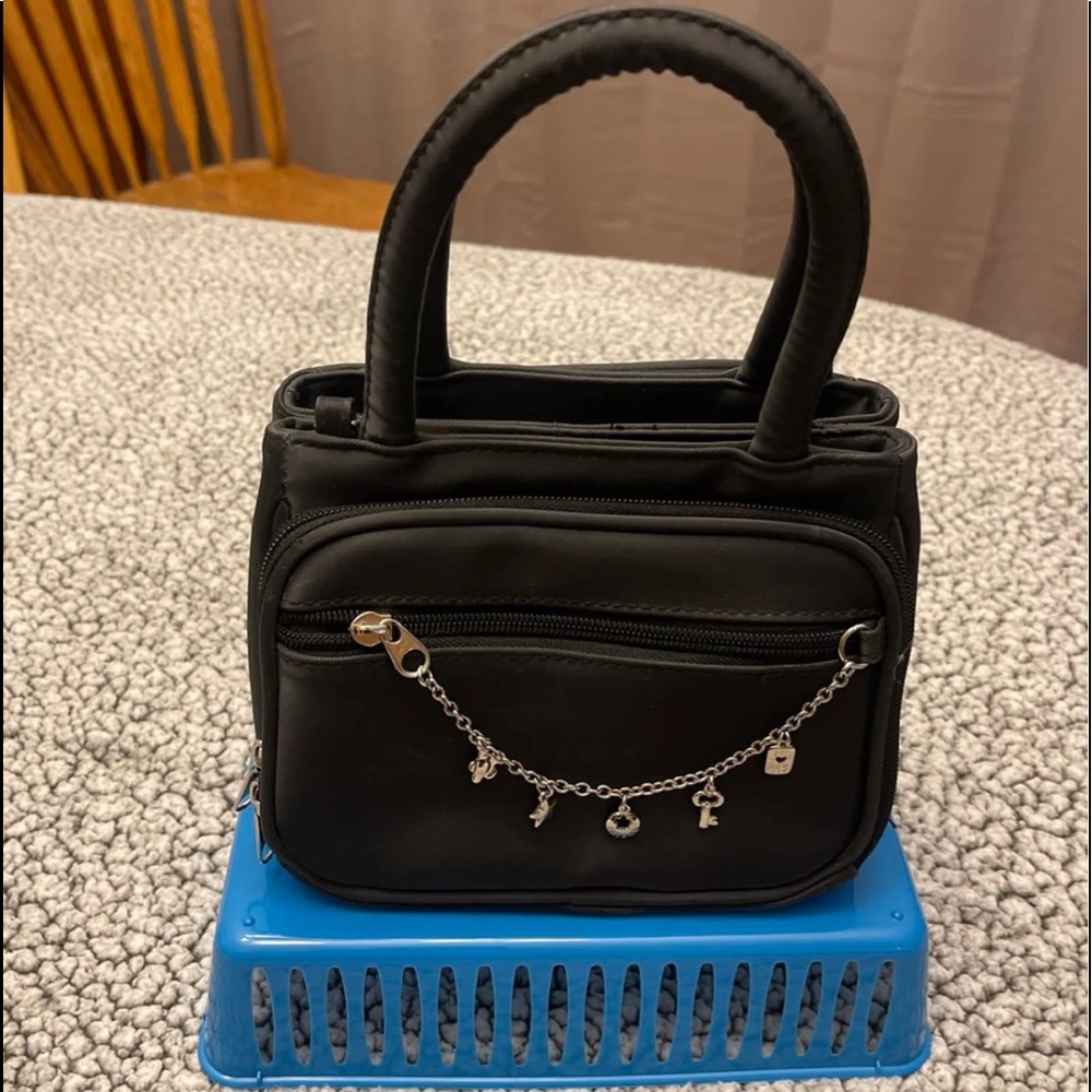 Small Hand bag lots of pockets